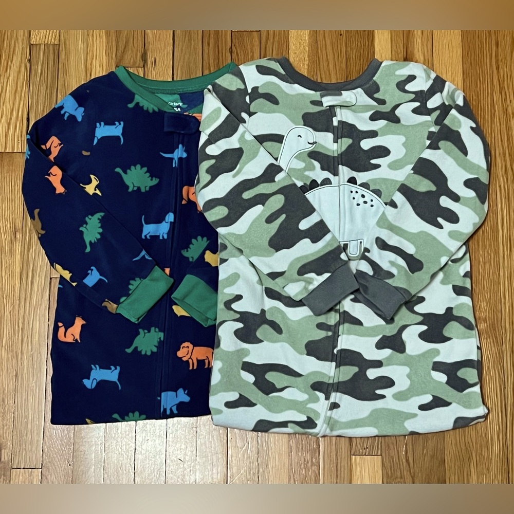 Carter’s Toddler Boy Fleece Foodie Pajamas. 5T